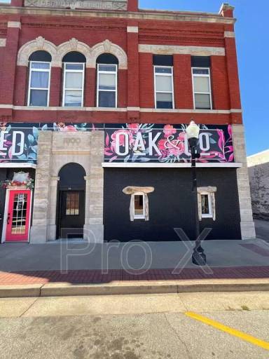 Main picture of 32 S Main St