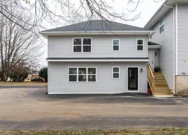 Main picture of 52 Salem St