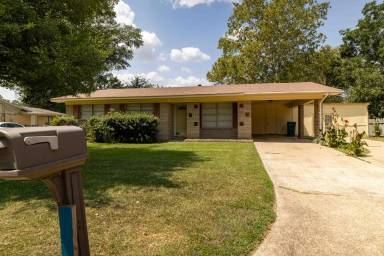 Main picture of 3 Sidney Dr