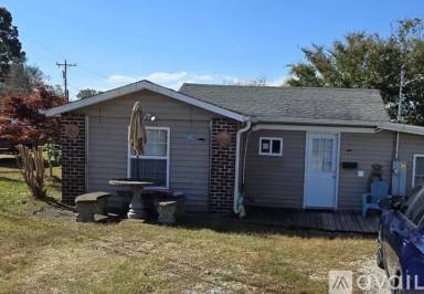 Main picture of 556 Yancey St