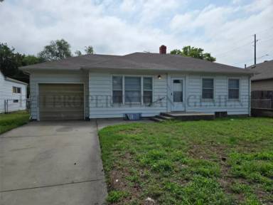 Main picture of 2334 S Laura Ave