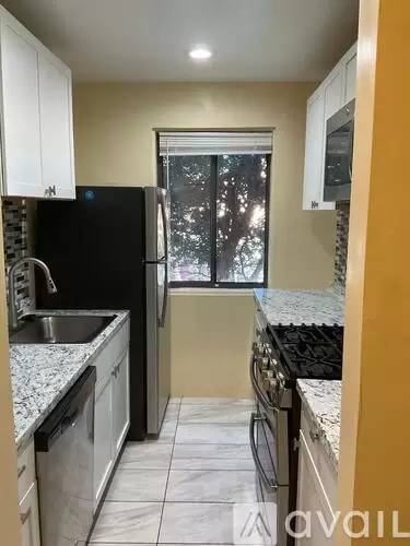 Main picture of 6 Galveston St SW