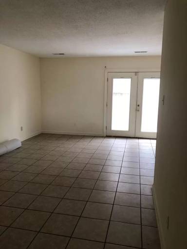 Main picture of 703 Walker Rd