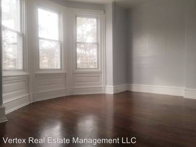 Main picture of 923 Belmont Ave