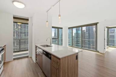 Main picture of 5 W Wolf Point Plz