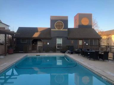 Main picture of Hill Country