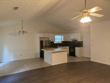 Main picture of 180 Lazy Hollow Ln