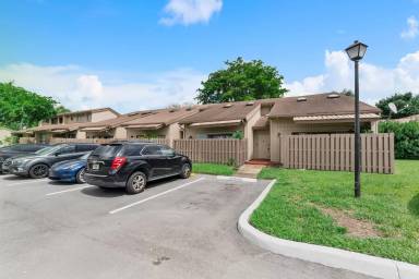 Main picture of 8026 SW 22nd Ct