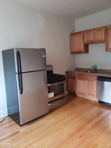 Main picture of 2613 W Augusta Blvd