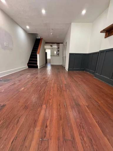 Main picture of 43 E Collom St