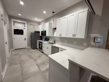 Main picture of 6443 S Peoria St