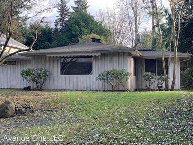 Main picture of 12934 Juanita Dr NE