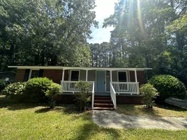Main picture of 908 Chatham Ln