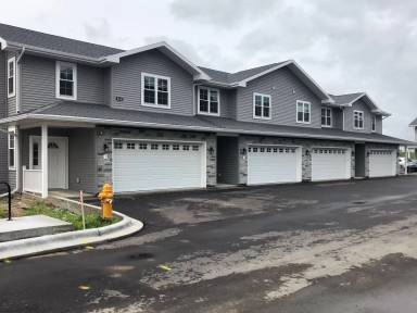 Main picture of 2320 Center Ave