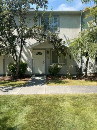 Main picture of 121 Penhurst Pl
