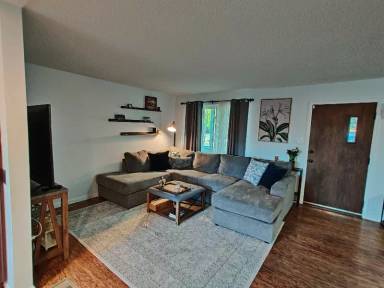 Main picture of 1940 Phillips Dr