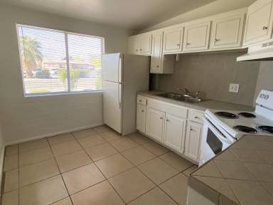 Main picture of 5416 E Lee St