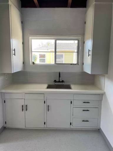 Main picture of 233 California St