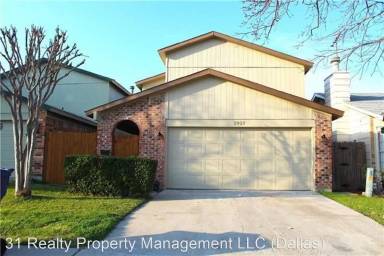 Main picture of 2921 Pegasus Dr