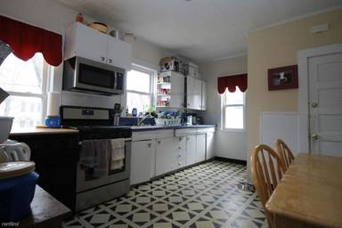 Main picture of 431 Faneuil St