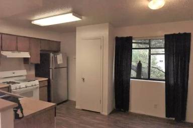 Main picture of 402 Hedgewood Dr