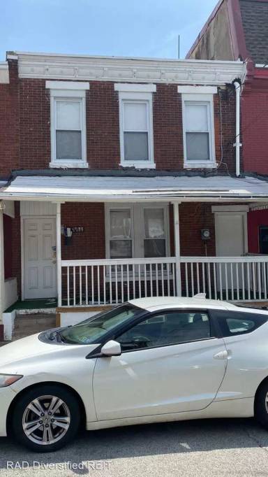 Main picture of 4947 N Uber St