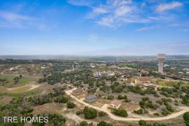 Main picture of 150 Hart Ln