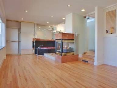 Main picture of 2048 Green St