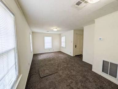 Main picture of 378 Garland St