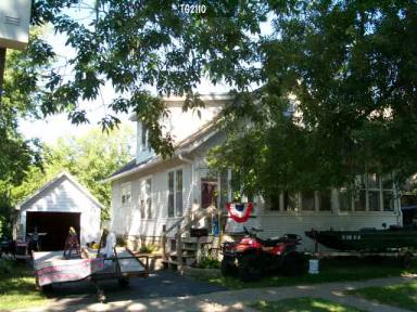 Main picture of 517 Squires Ave