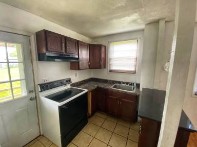Main picture of 241 York St