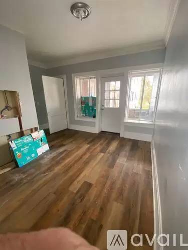 Main picture of 10703 Lee Ave