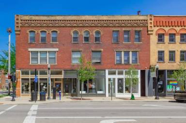 Main picture of 984 N High St