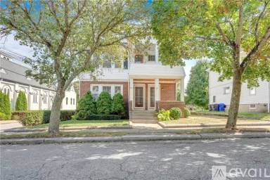 Main picture of 67 N Carpenter St
