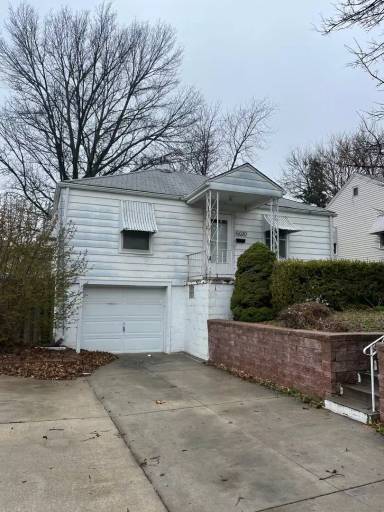 Main picture of 6030 S 41st Ave