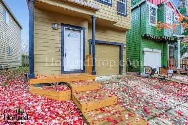 Main picture of 645 SE Shega Ct