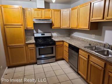 Main picture of 2037 E 70th St