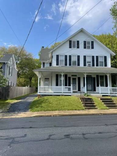 Main picture of 19 W Cottage Ave