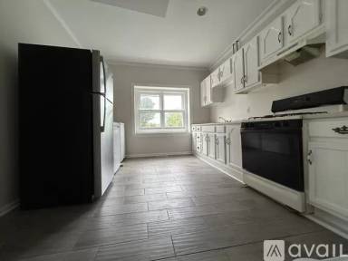 Main picture of 135 W Chrystal St