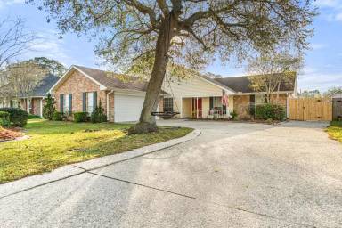 Main picture of 115 Aberdeen Dr