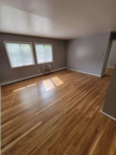 Main picture of 1359 W 4th St