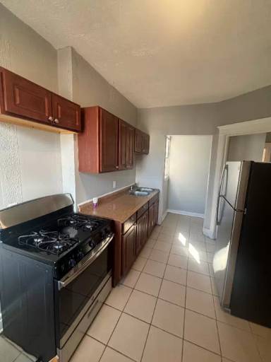 Main picture of 1406 E 72nd St