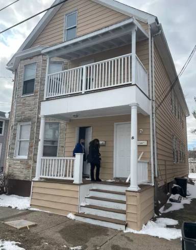 Main picture of 50 East Ave
