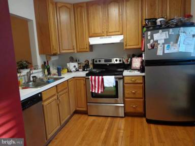 Main picture of 413 Lakeview Ct