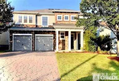 Main picture of 5013 Lake Grove Blvd