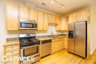 Main picture of 3349 N Clark St