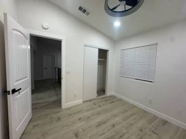 Main picture of 1565 Joanne St