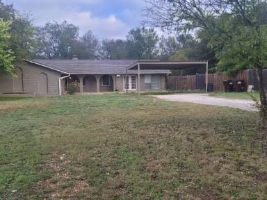 Main picture of 206 Glenn Oaks Dr