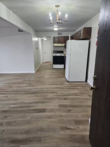 Main picture of 235 Apple Tree Ct