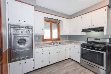 Main picture of 2643 Apple Ave